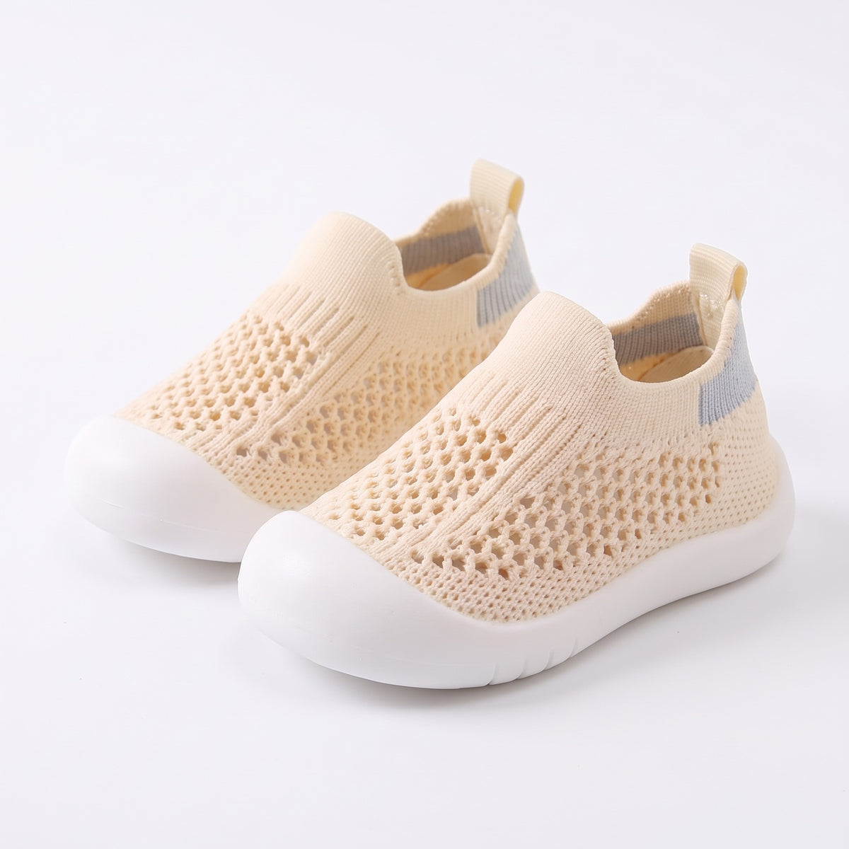 Buty do pierwszych kroków z siateczki, kremowy
