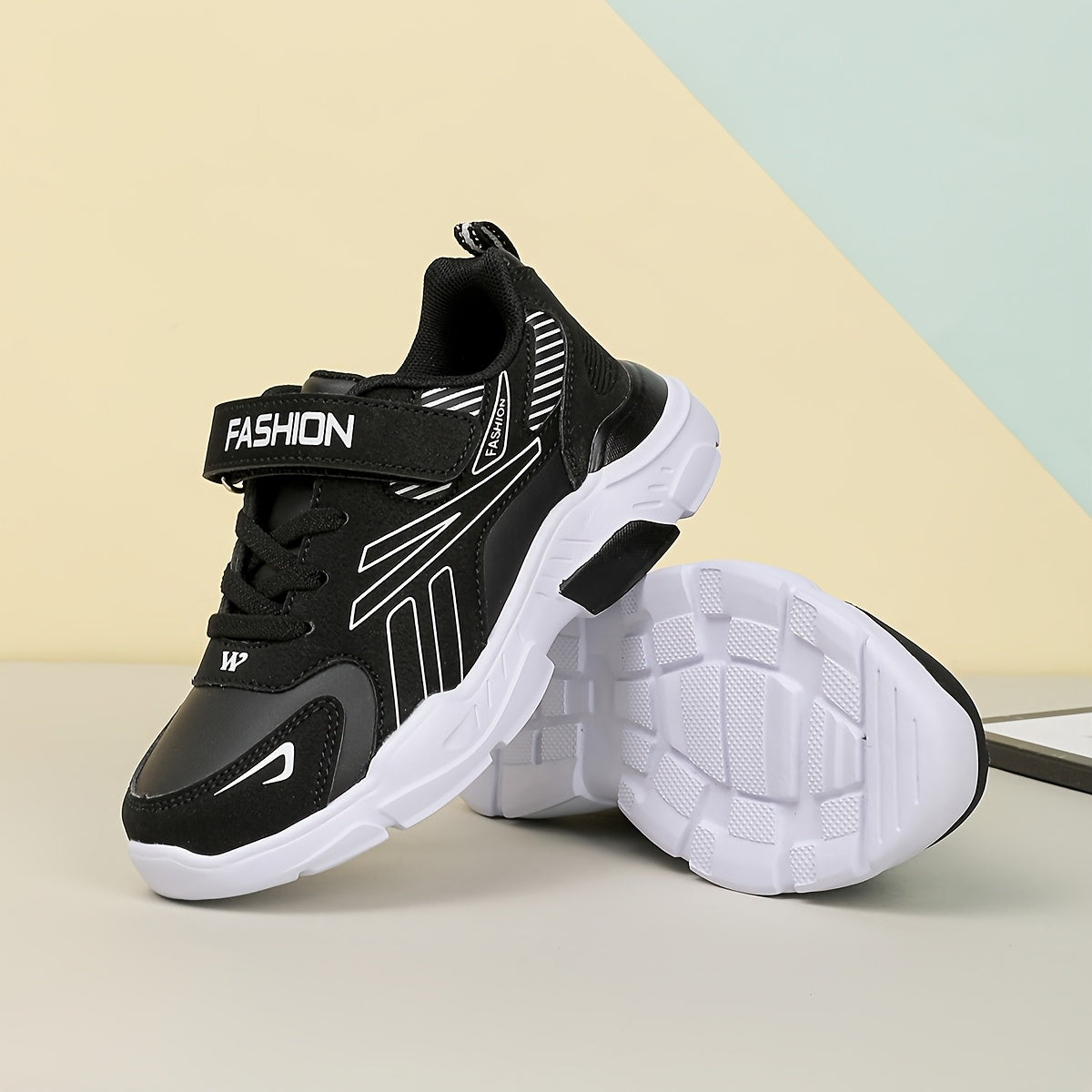 Lekkie niskie sneakersy dla dzieci z praktycznym zapięciem – widok produktu 3 | Kidartsy