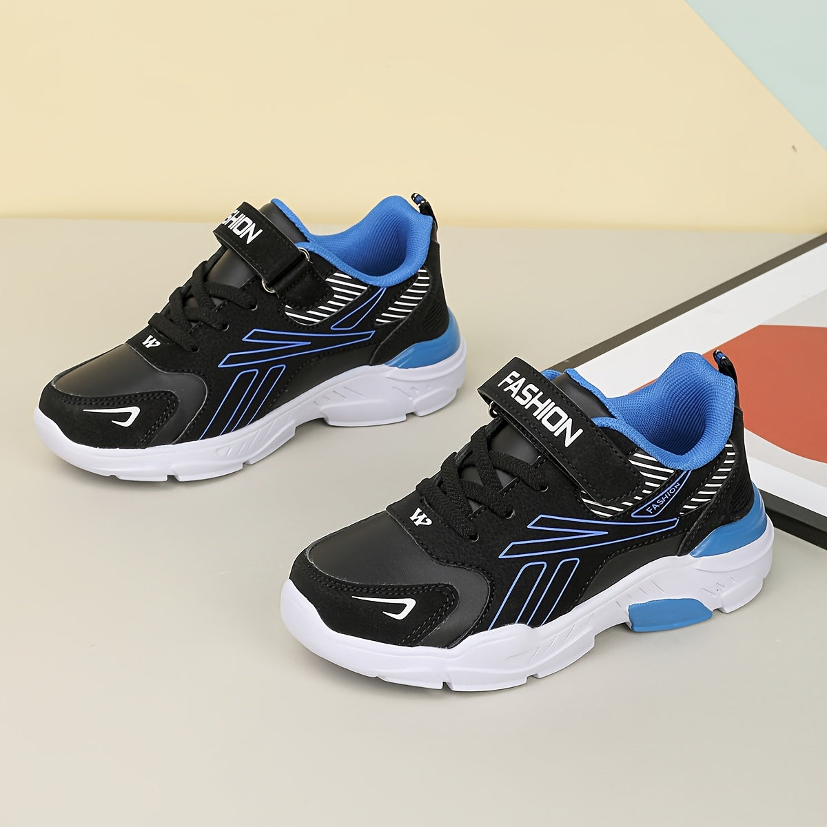 Lekkie niskie sneakersy dla dzieci z praktycznym zapięciem – widok produktu 6 | Kidartsy