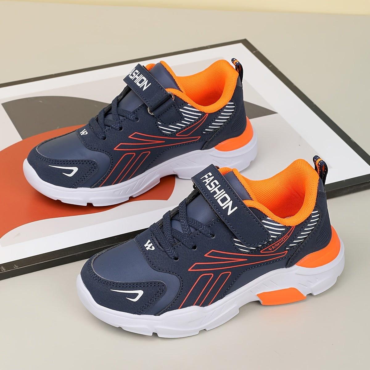 Lekkie niskie sneakersy dla dzieci z praktycznym zapięciem – widok produktu 7 | Kidartsy
