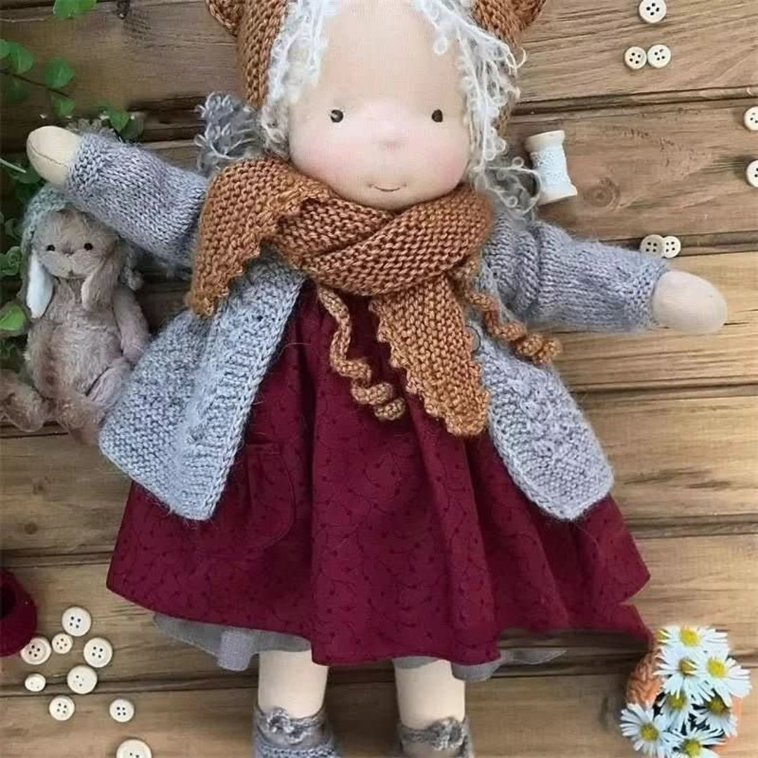 Ręcznie Robiona Laleczka Waldorfska Z Akcesoriami – Miękka Bawełniana Laleczka – widok produktu 3 | Kidartsy