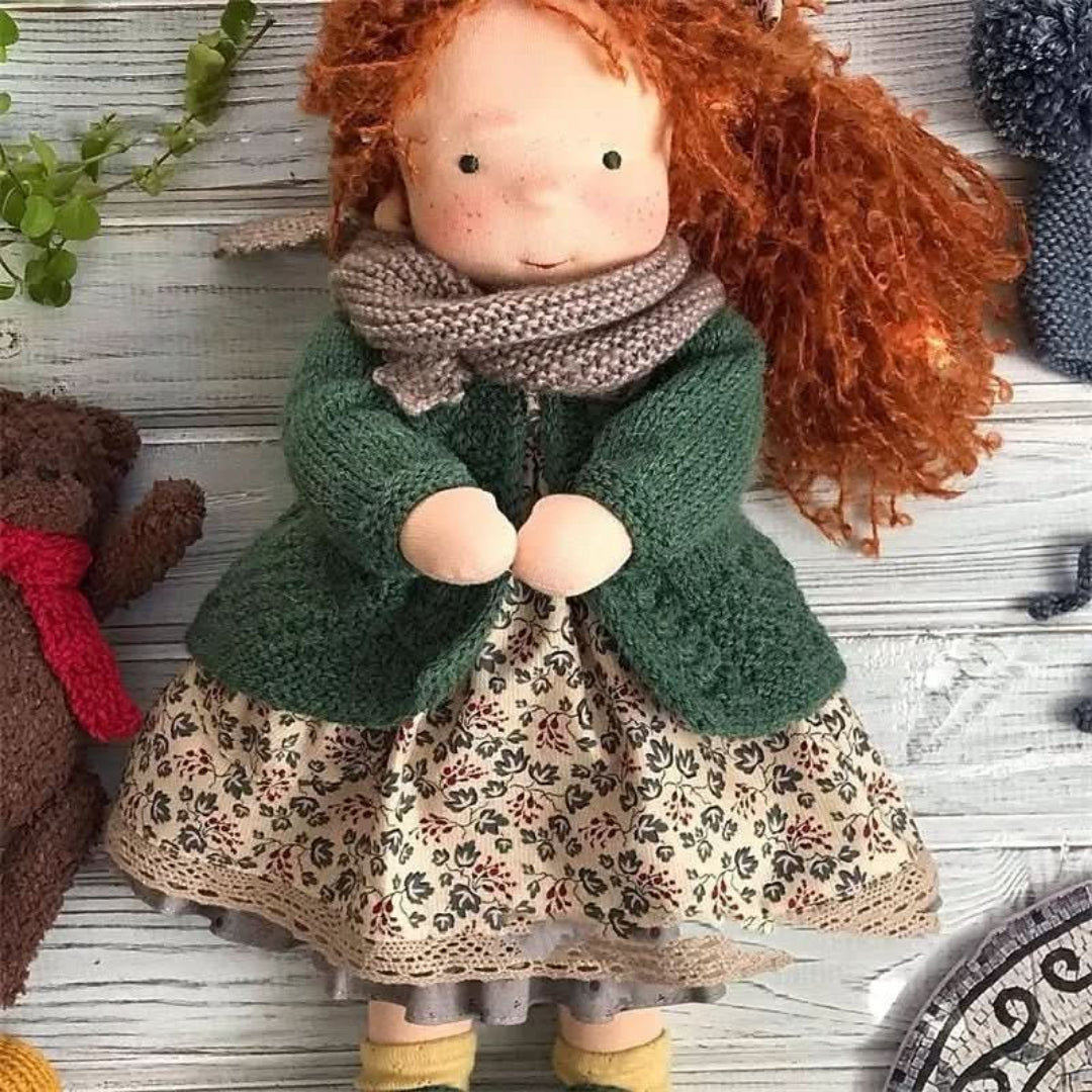 Ręcznie Robiona Laleczka Waldorfska Z Akcesoriami – Miękka Bawełniana Laleczka – widok produktu 9 | Kidartsy