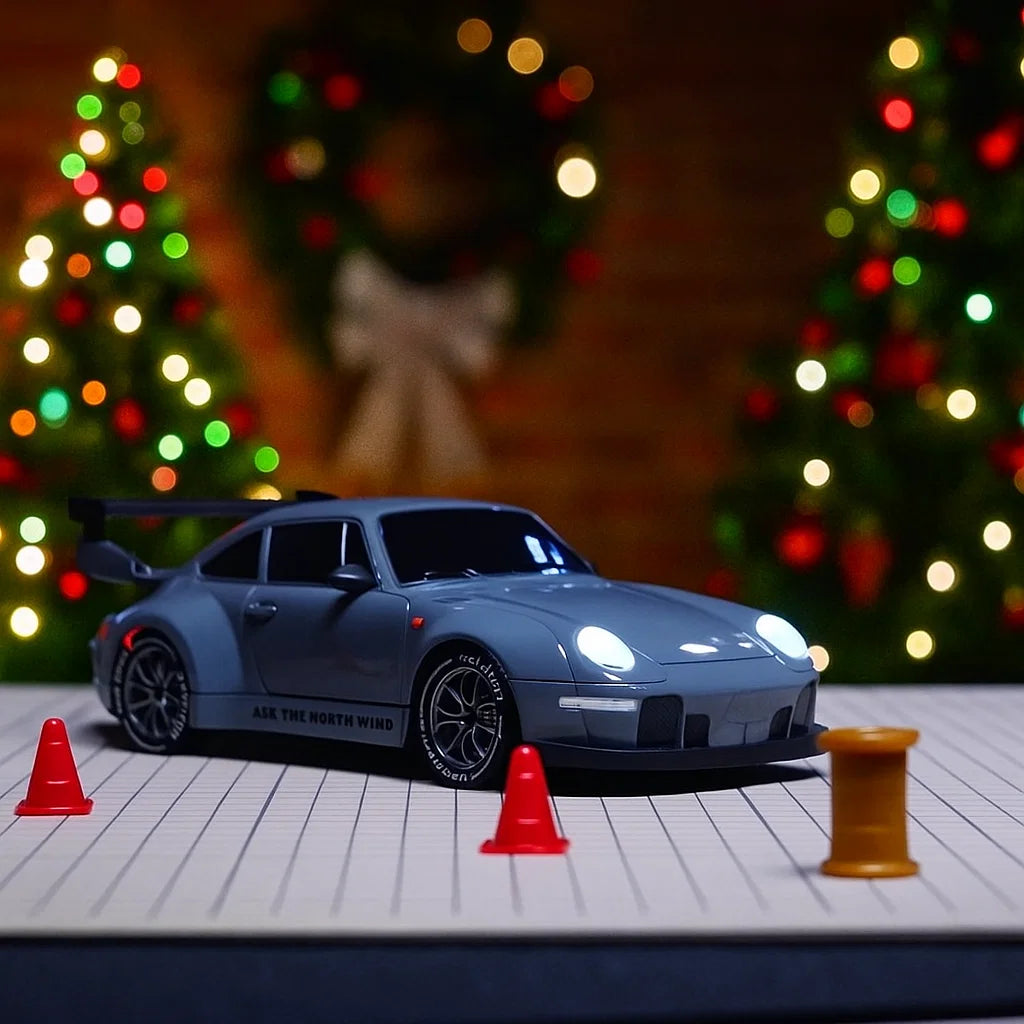 Samochód zdalnie sterowany do driftu 1:24, model przy choince