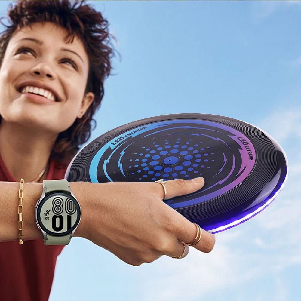 Świecące frisbee LED, frisbee w dłoni