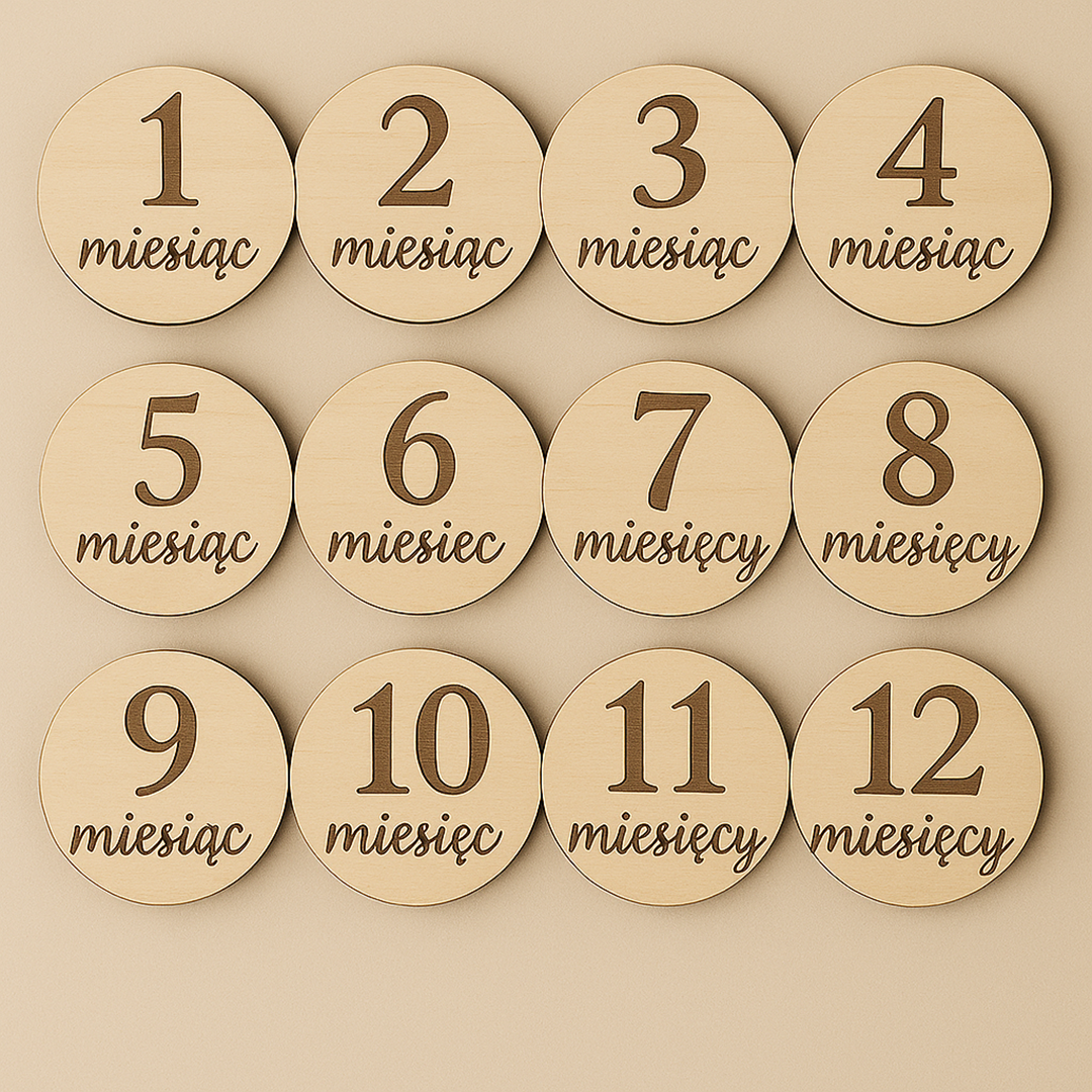 Drewniane Krążki Miesięczne – Zestaw 12 Elementów do Zdjęć Miesięcznych