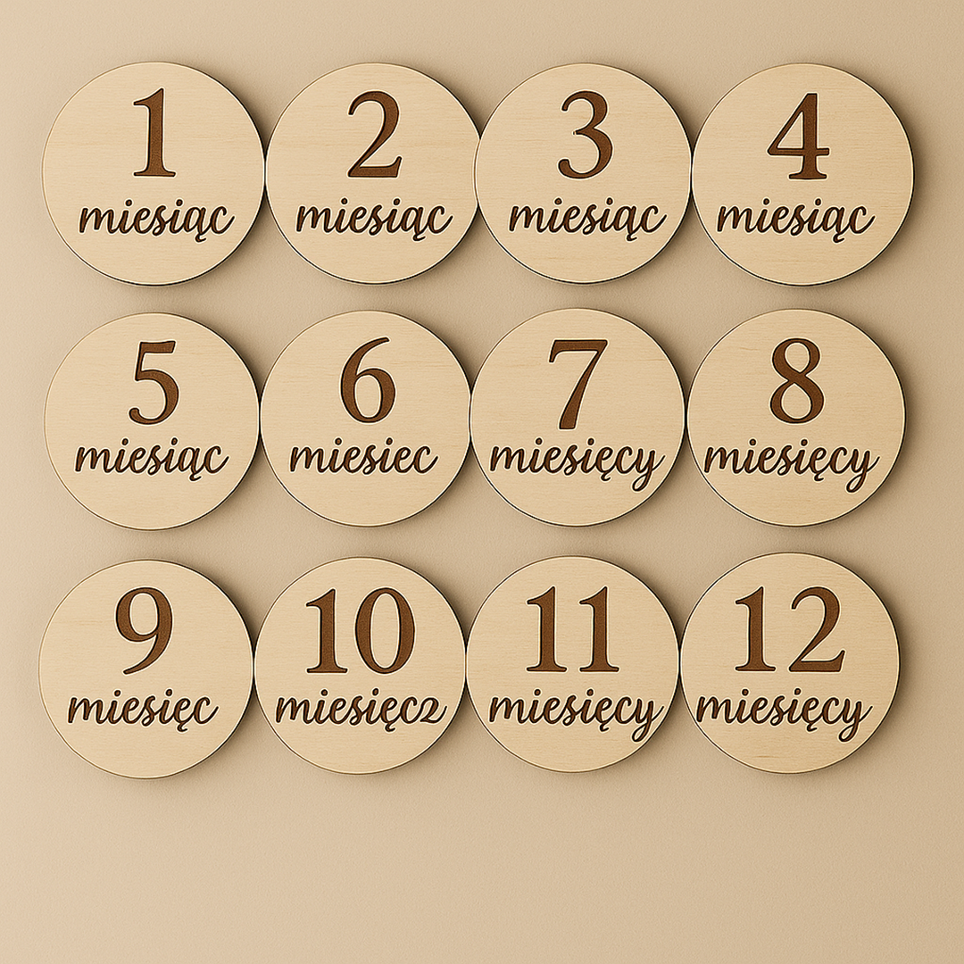 Drewniane Krążki Miesięczne – Zestaw 12 Elementów do Zdjęć Miesięcznych