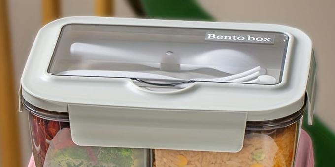 Lunchbox for children with a leak-proof lid and double spoon, microwave safe