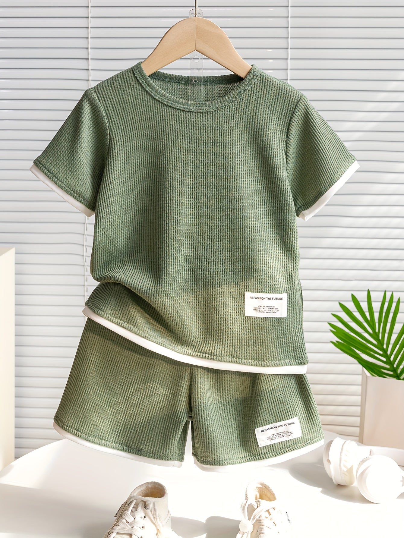 Komplet dwuczęściowy dla chłopca 92-128, T-shirt i szorty, letni zestaw