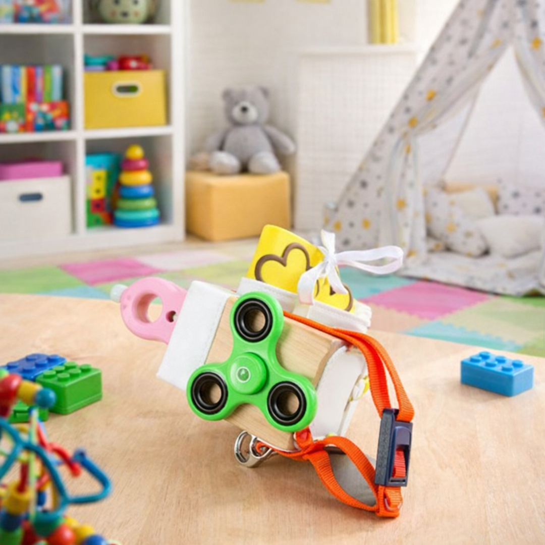 Busy Cube – Rozwijanie motoryki małej dzięki wszechstronnej zabawce edukacyjnej – widok produktu 3 | Kidartsy