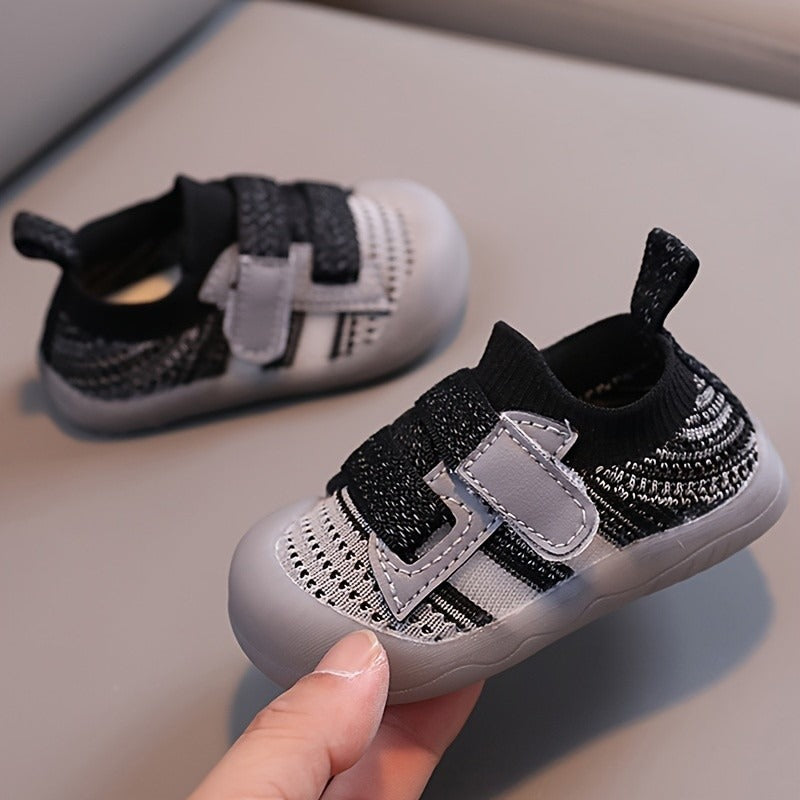 Buty do pierwszych kroków z dwuwarstwowej siateczki