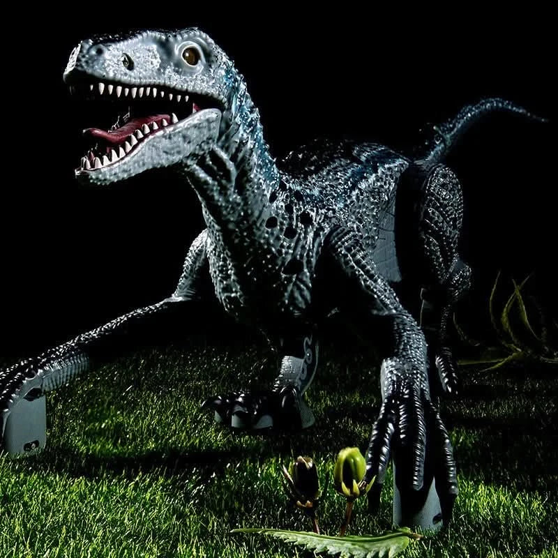 Dinozaur zdalnie sterowany welociraptor, dinozaur w ciemności