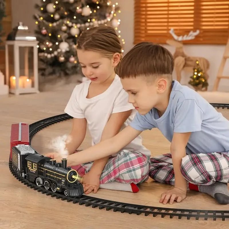 Kolejka elektryczna świąteczna, dzieci przy choince