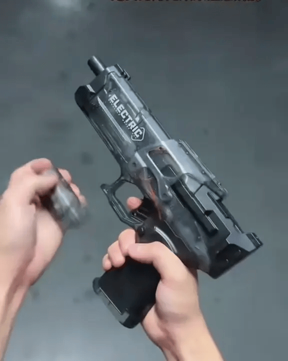 Pistolet na wodę elektryczny, pistolet z bliska