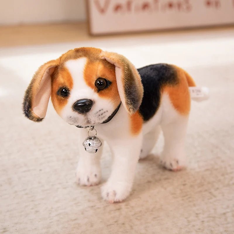 Realistyczny pluszowy piesek, beagle w ruchu