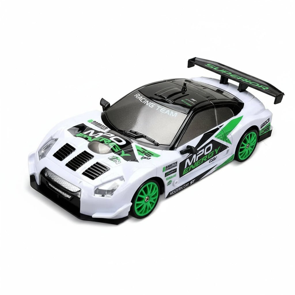 Samochód zdalnie sterowany do driftu, model biało-zielony
